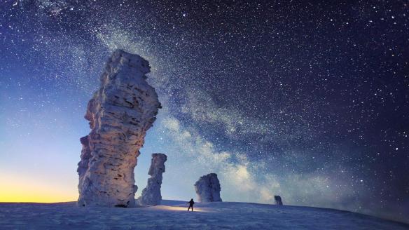 Man-Looking-At-The-Stars